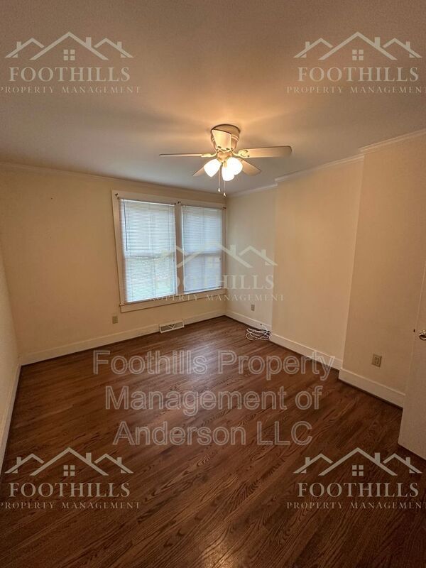 Foto del edificio - 403 Lewis St