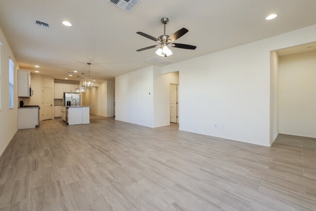 Building Photo - 12100 W Charismatic Dr