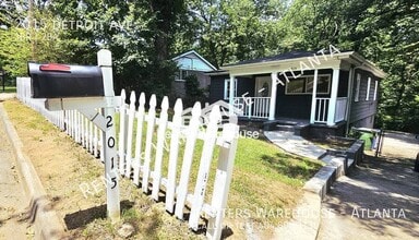 Building Photo - 2015 Detroit Ave NW