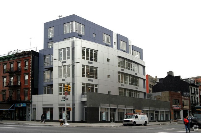 Building Photo - 57 Bond St