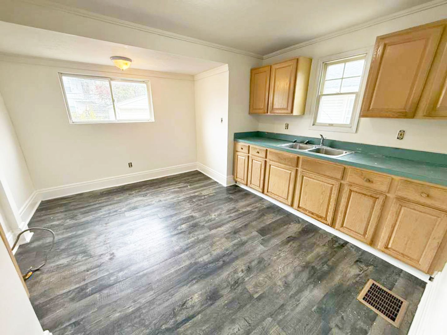 10110 Parkview Ave Garfield Heights, OH 44125 – photo 4