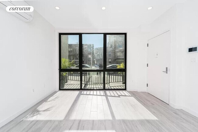 Building Photo - 21-17 31st Ave