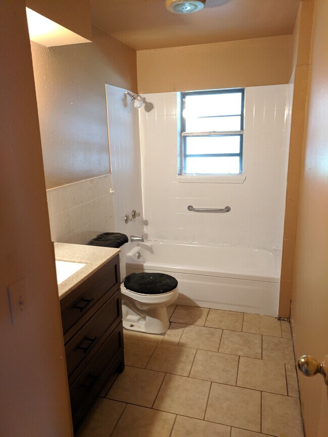 Foto del edificio - 900 NE 32nd St