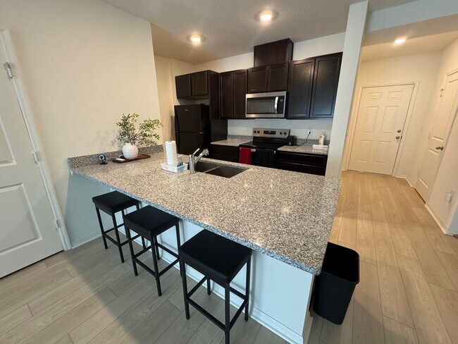 Building Photo - 663 Meadows Edge Pl