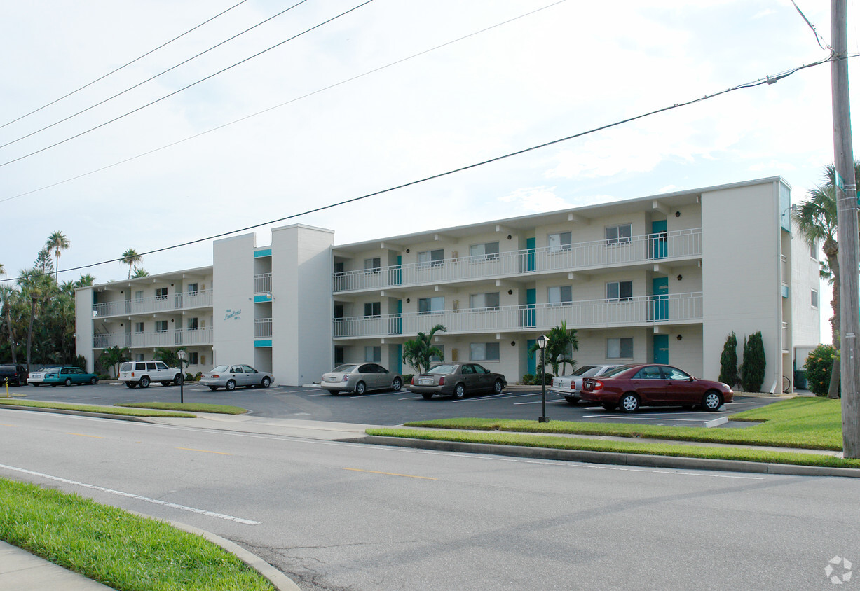 Linn Crest Apartments - St Pete Beach, FL | Apartments.com