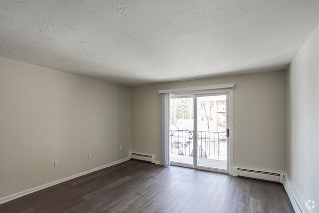 Unit 18B living space - Canton Estates at Bailey