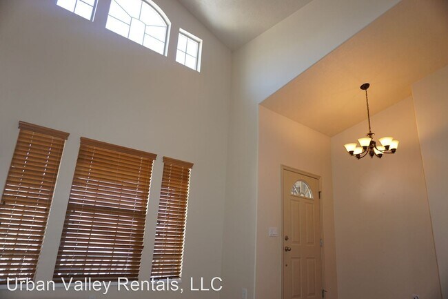 Building Photo - 6 br, 3.5 bath House - 1609 N. 900 W.