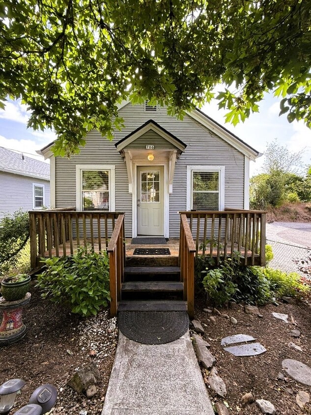 Primary Photo - Charming Vintage Home in the Desirable Cam...