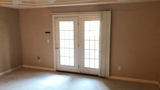 Building Photo - 8002 Pinnacle Point Dr