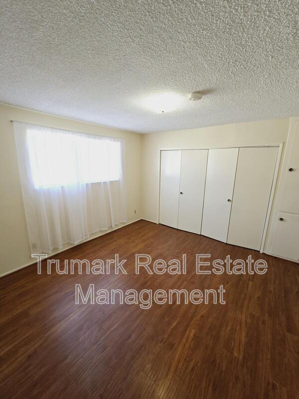 Building Photo - 4619 Lexington Ave