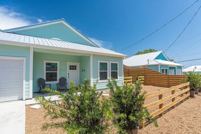 Building Photo - 304 La Paloma Pl