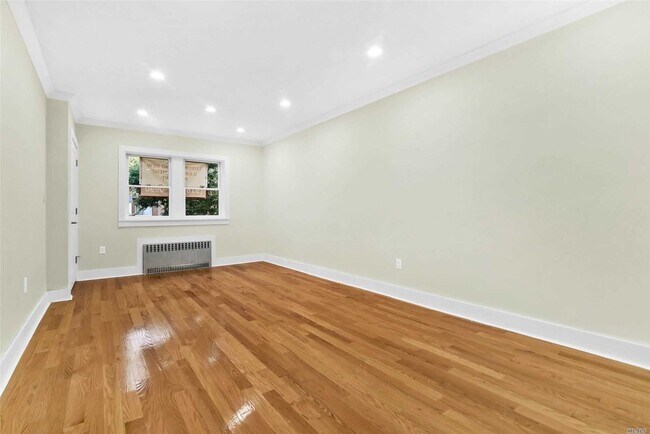 Foto del edificio - 141-17 Jewel Ave