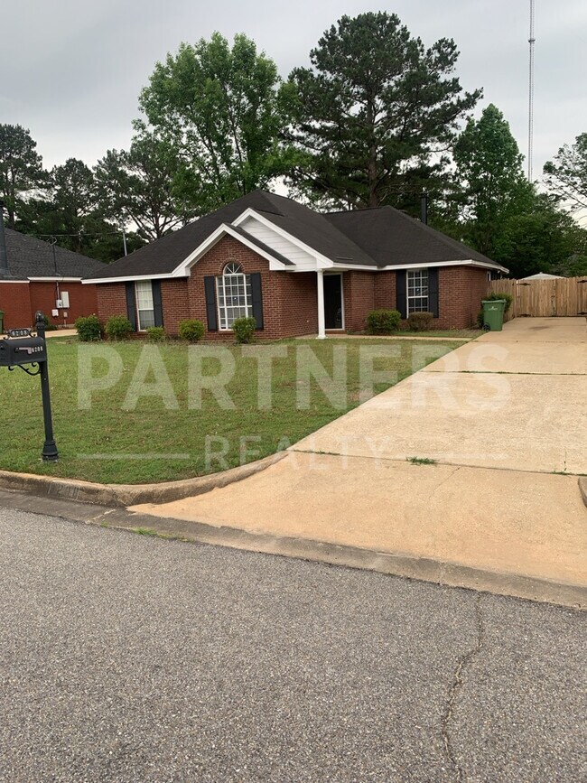 Foto del edificio - 6208 Sandy Ridge Curv
