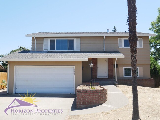 Building Photo - Remodeled 6 Bedroom 3 Bathroom two story h...