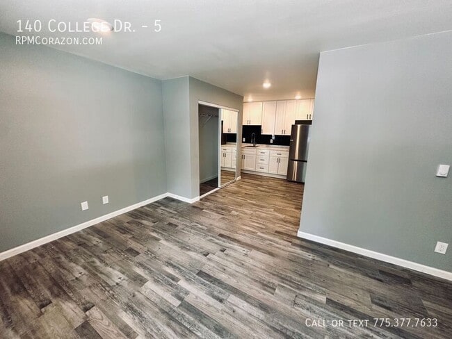 Building Photo - 140 College Dr