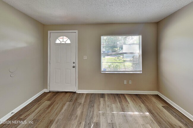 Building Photo - 4888 Strato Rd W