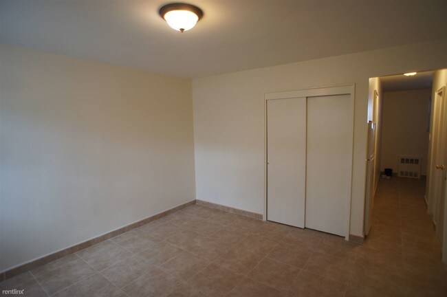 Building Photo - 1525 85th St