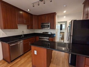 Building Photo - 1010 Wilton Pl Building Photo - 1010 Wilton Pl