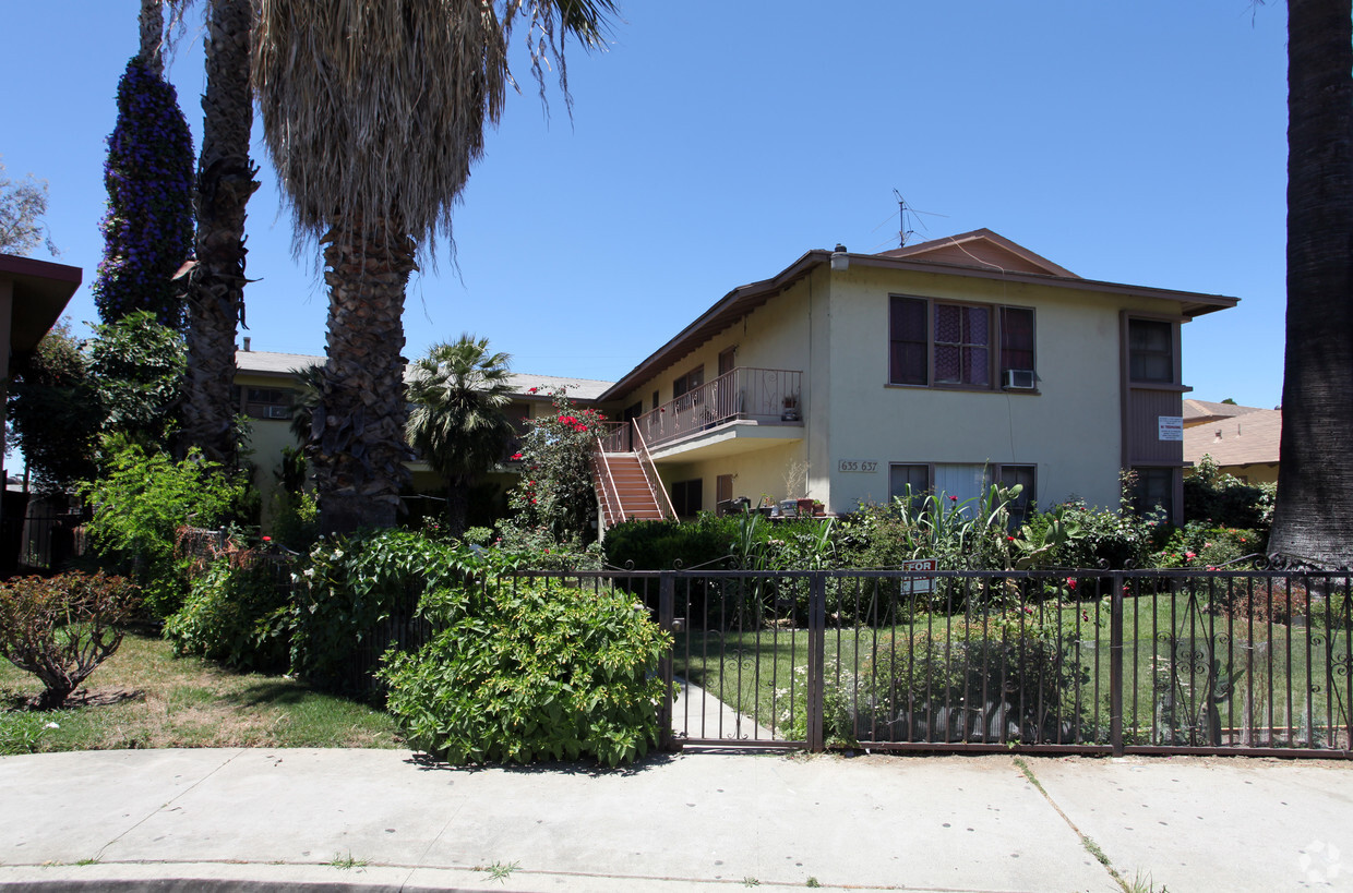 Building Photo - 635-637 Del Rosa Pl