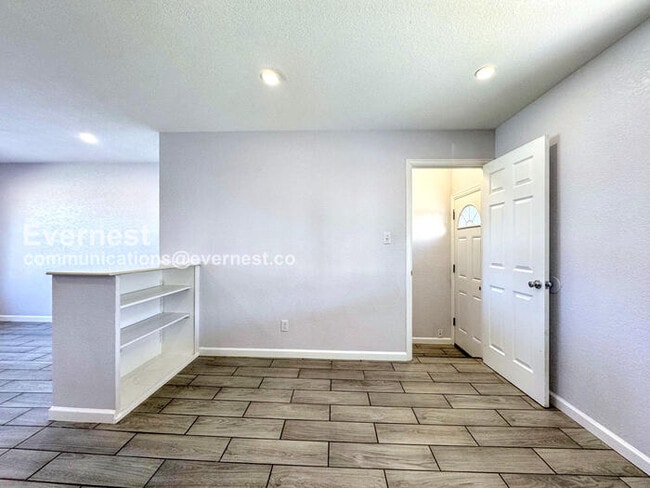 Foto del edificio - 2755 N Humboldt St