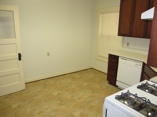 Foto del edificio - 417-421 Normal Ave