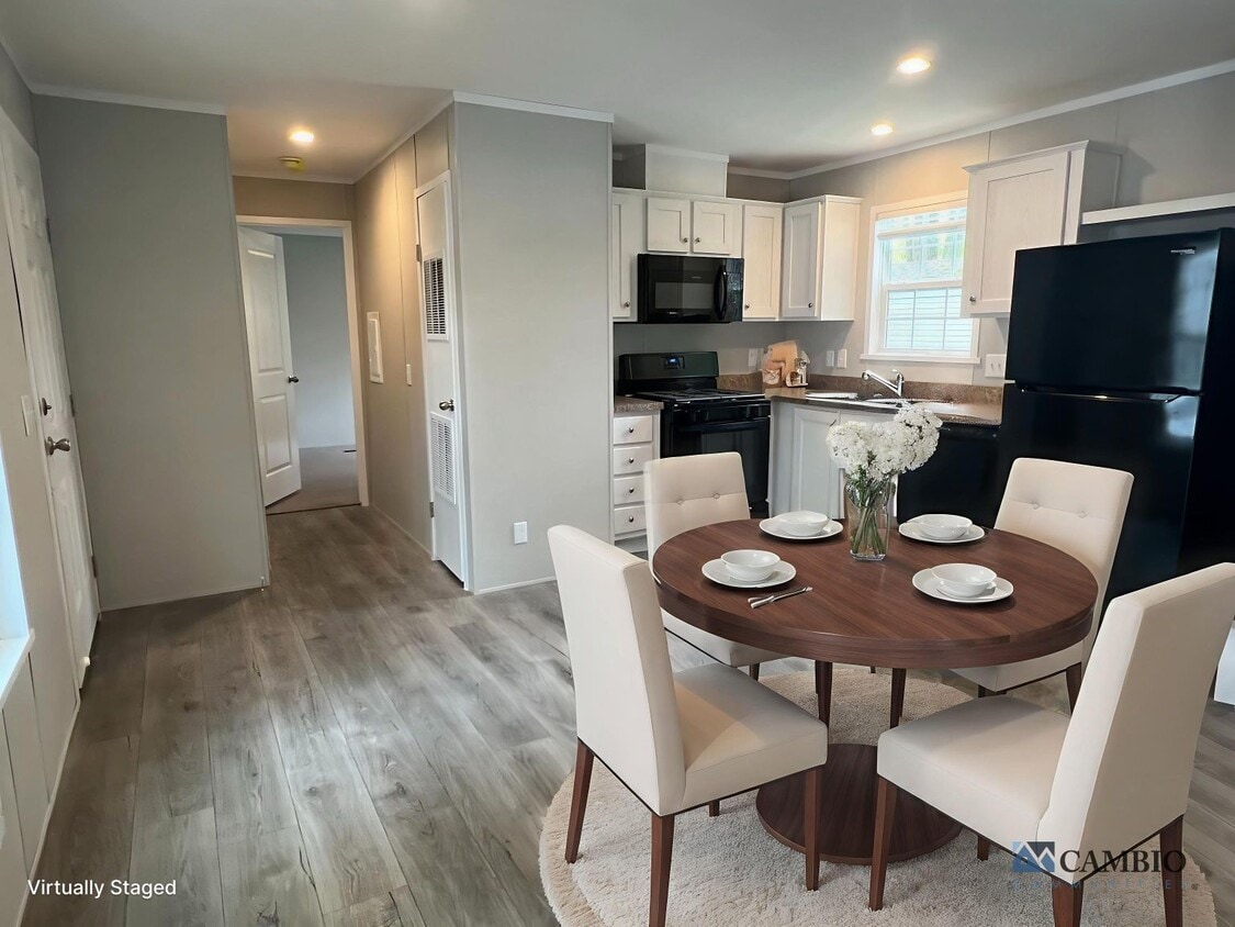 Foto principal - 2407 8 Mile Rd