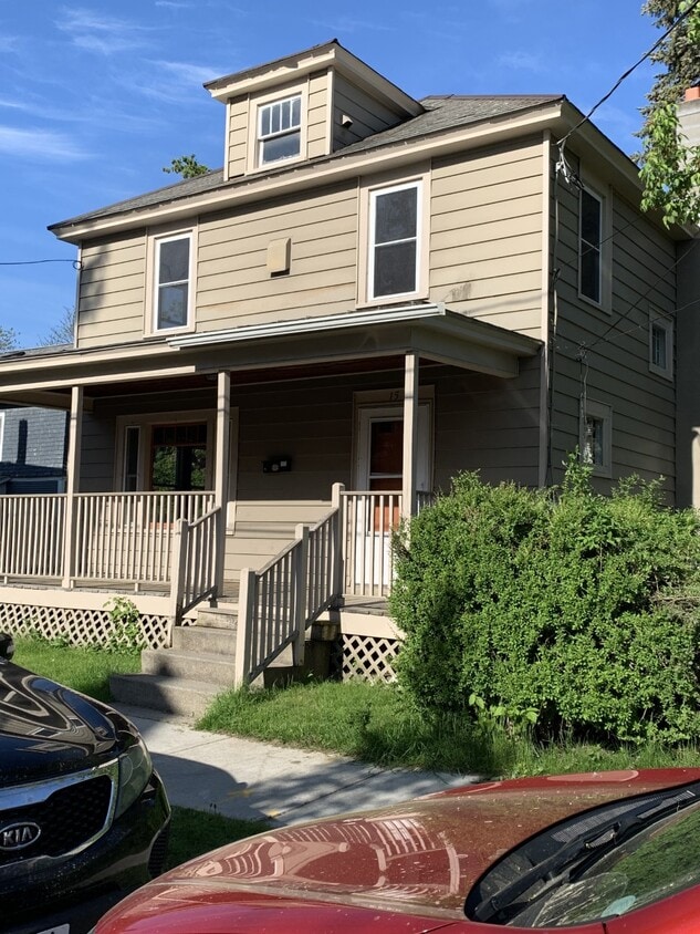 Primary Photo - 15 Isham St