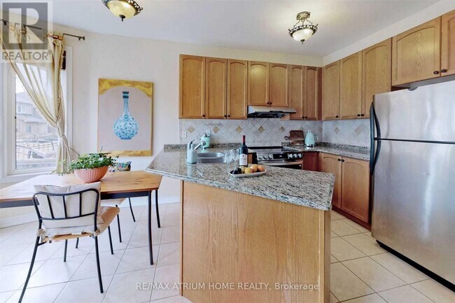 Building Photo - 41 Thistle Ave