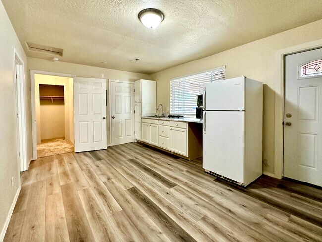 Foto del edificio - 1076 Sunrise Way