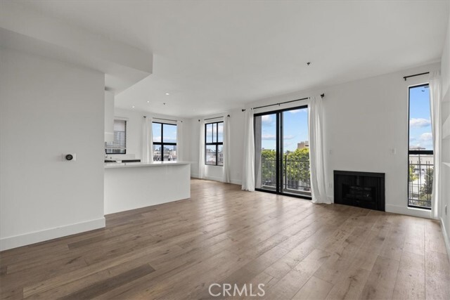 Building Photo - 8811 Burton Way