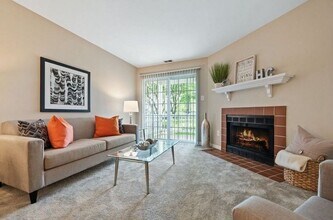 Building Photo - The Hunt Club Apartments