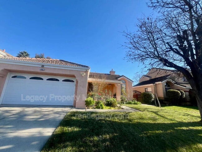 Building Photo - 413 Donaldson Ct