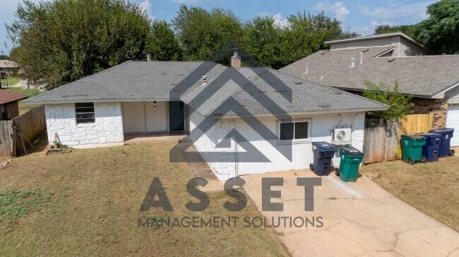 Building Photo - 4 Bedroom Rent to Own Home Available!