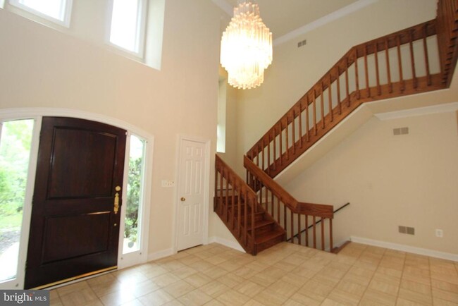 Building Photo - 10208 Sorrel Ave