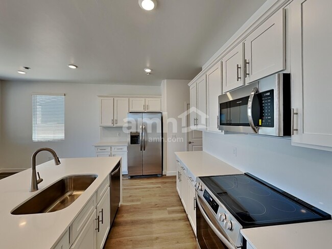 Building Photo - 6513 E Paseo Alga