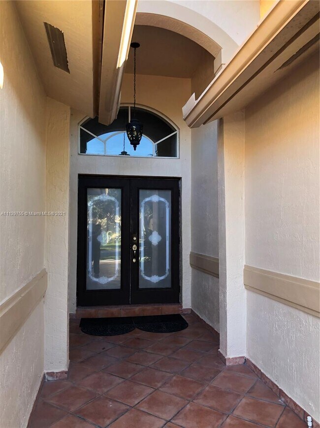 Foto del edificio - 16878 Crestview Ln