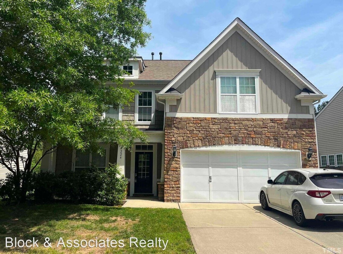 Primary Photo - 5 br, 3 bath House - 224 Euphoria Cir