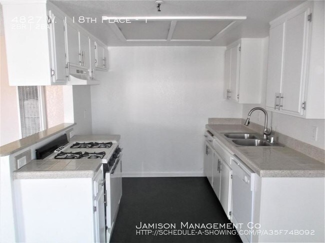 Foto del edificio - 4827 W 118th Pl