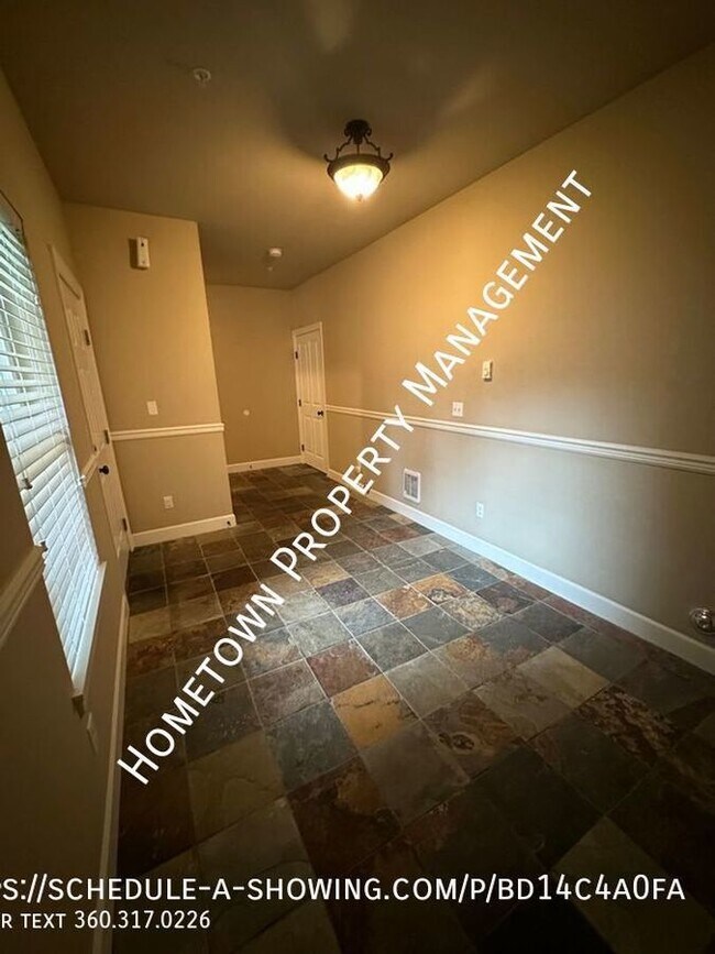 Building Photo - Gorgeous West Olympia 2 Bedroom 2.5 Bath C...