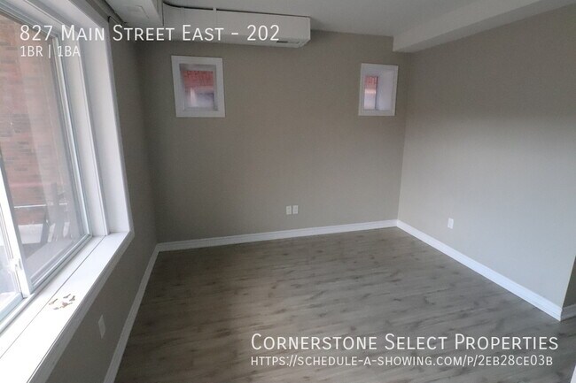 Building Photo - ***Private Balcony and HUGE windows at thi...