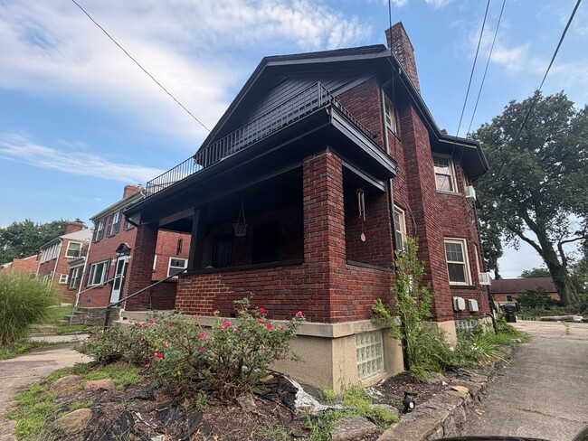 Building Photo - 1535 Section Rd
