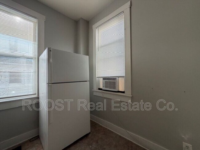 Foto del edificio - 902-904 1/2 S Limestone St.