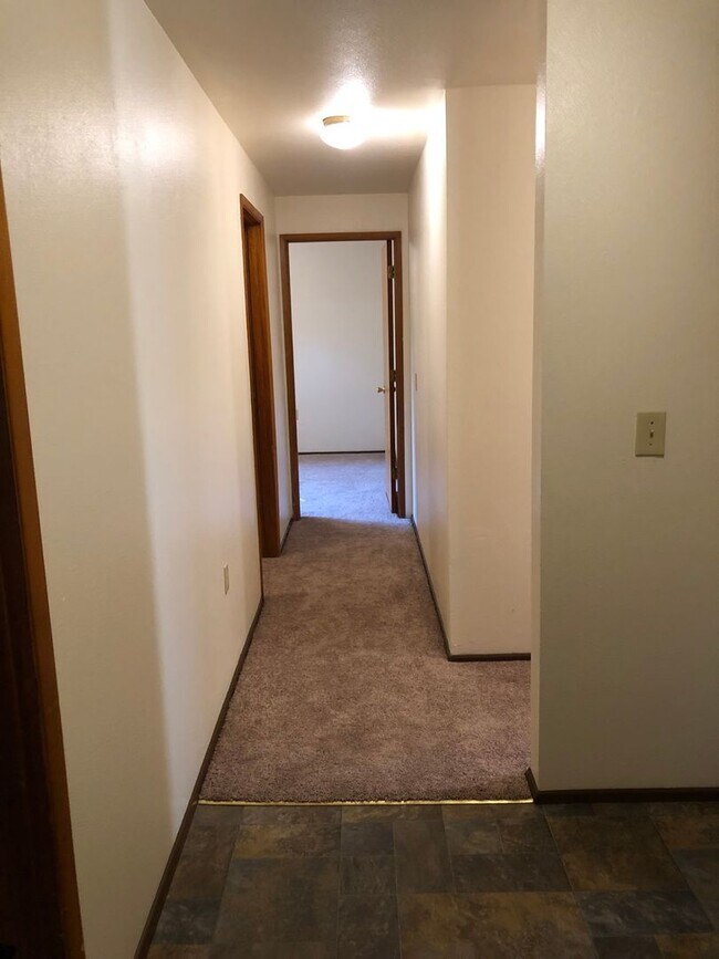Foto del edificio - Spacious NW Corvallis Duplex -   3 Bedroom...