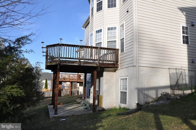 Building Photo - 4880 Montega Dr