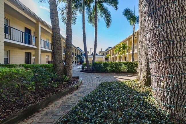 Foto del edificio - 5221 Bayshore Blvd