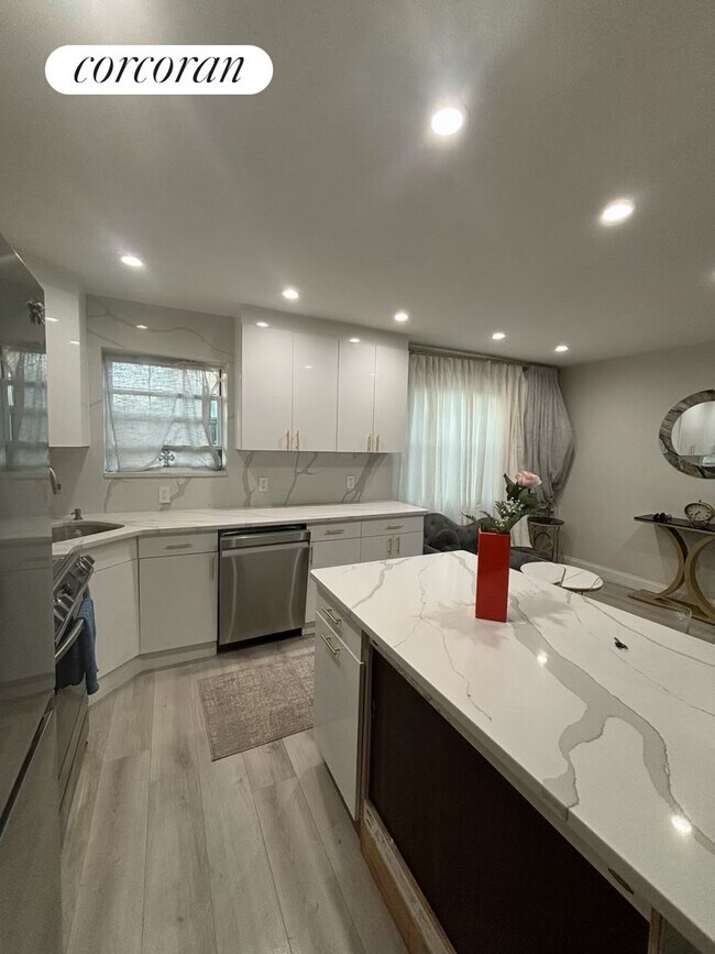 Foto del edificio - 68-8 138th St