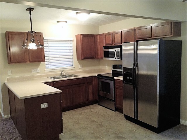 Building Photo - 6804 Trevino Way