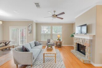 Building Photo - 1101 E Parmer Ln