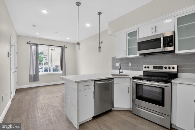Building Photo - 519 N 11th St