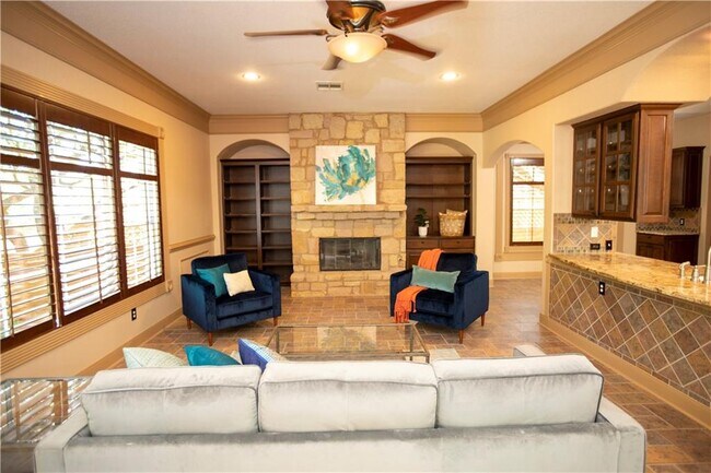 Building Photo - 7217 Lapin Cove